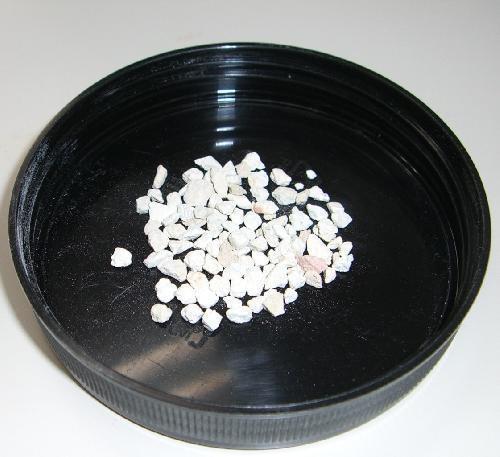 ■ゼオライト　20ｋｇ　粒径3〜5mm■