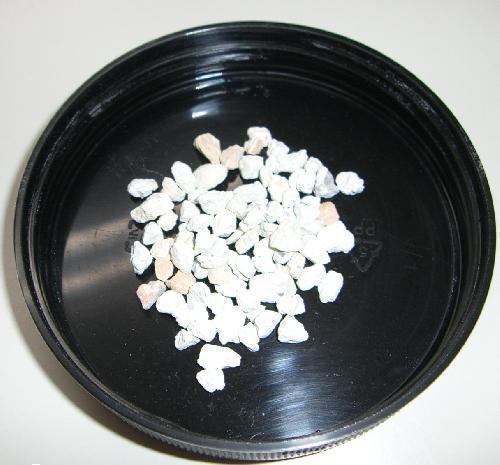 ■ゼオライト　20ｋｇ　粒径4〜6ｍｍ■